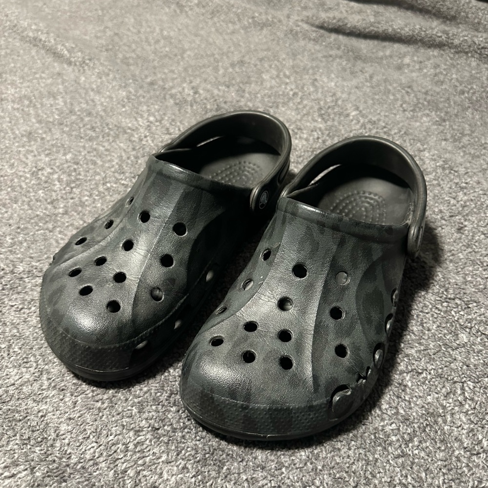 Women’s Cheetah Crocs Size 6